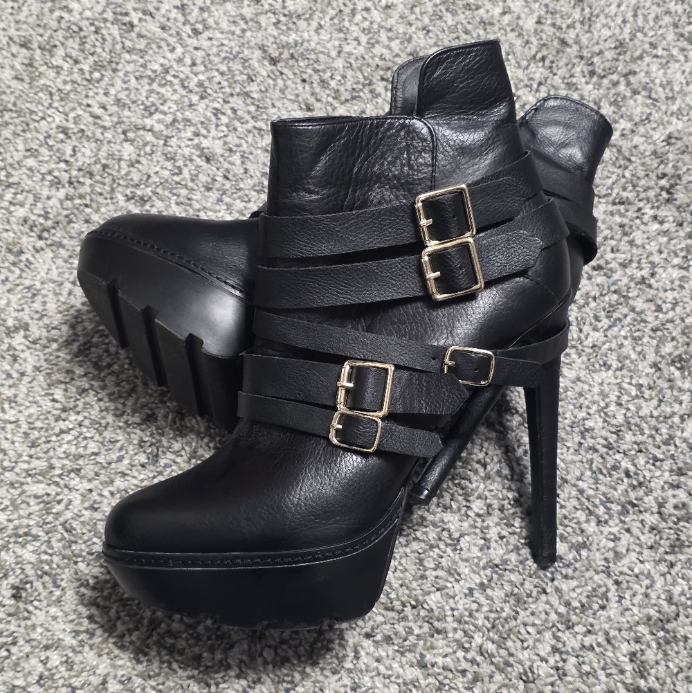 Steve Madden Genuine Leather Boots with Gold Buckle Detail And Side Zipper - Picture 3 of 13